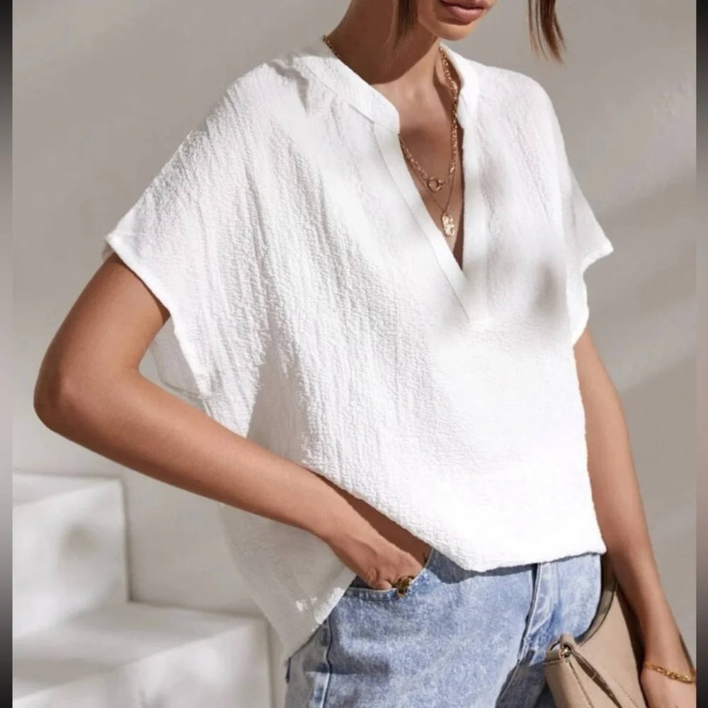 RESORT WHITE V NECK TOP - Picture 2 of 3